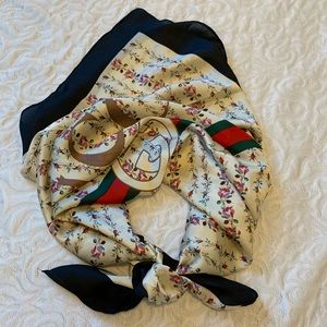 Gucci Firenze 1921 35 inch silk scarf with tags